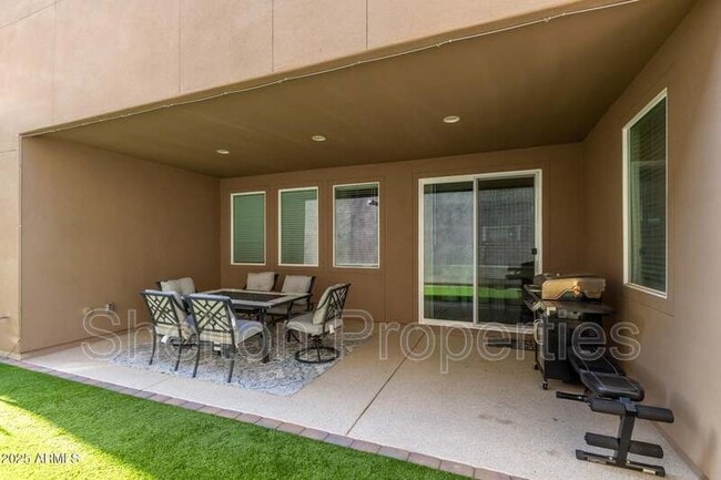 Building Photo - 1310 N Zane Dr