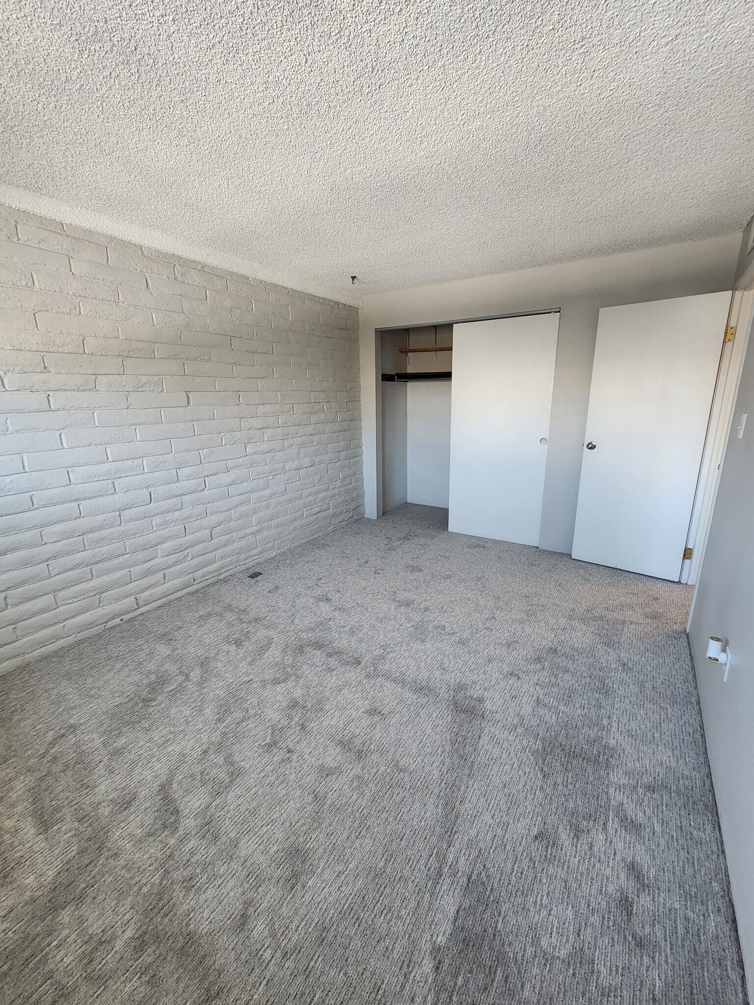 Building Photo - 6800 E Tennessee Ave