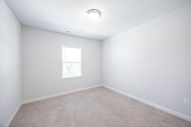 Building Photo - Beautiful 3 Bedroom Home on Corner Lot in ...