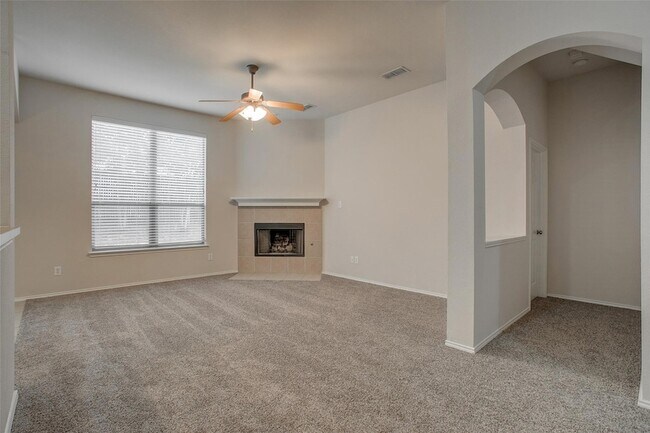 Building Photo - 6000 Stirrup Iron Dr