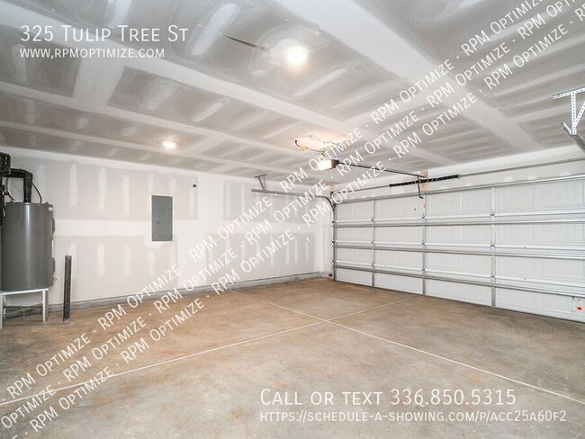 Building Photo - 325 Tulip tree St