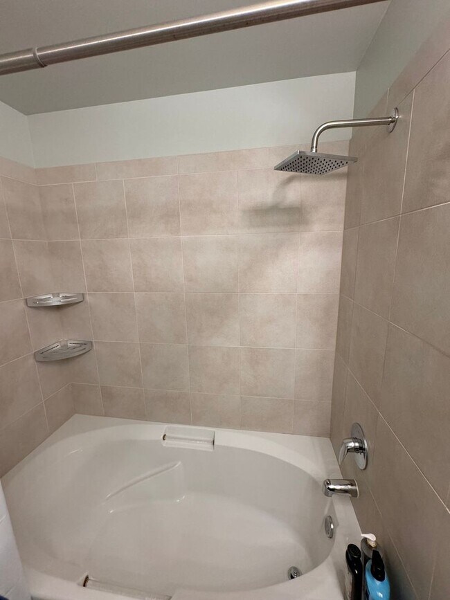 Building Photo - FURNISHED 2 Bed 2 Bath Condo with Amazing ...