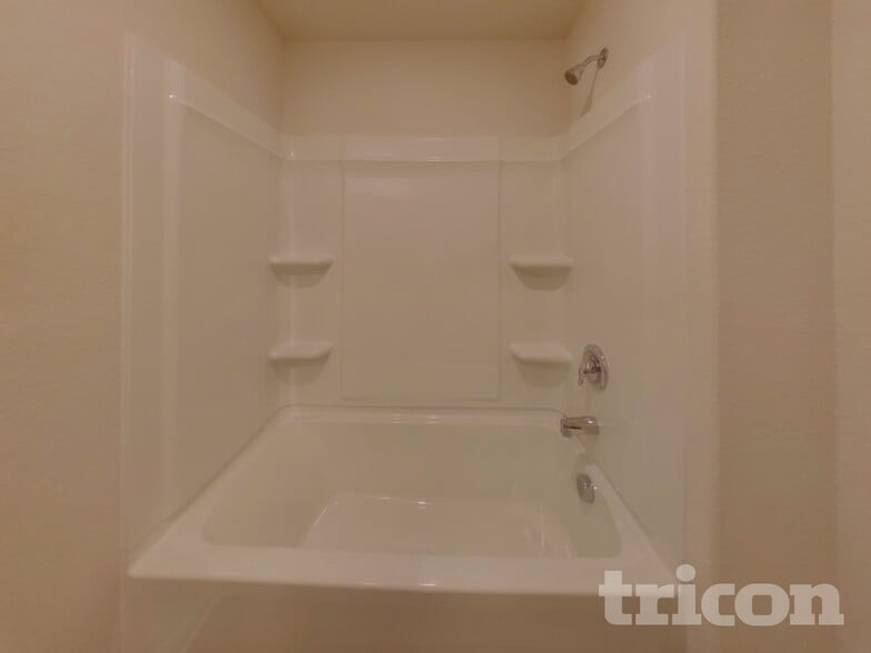 Building Photo - 2010 Southlea Dr