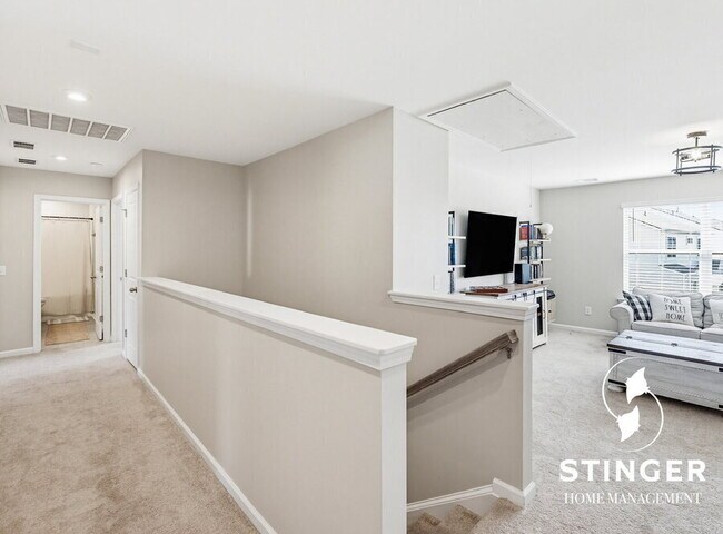 Building Photo - 1214 Danner Dr
