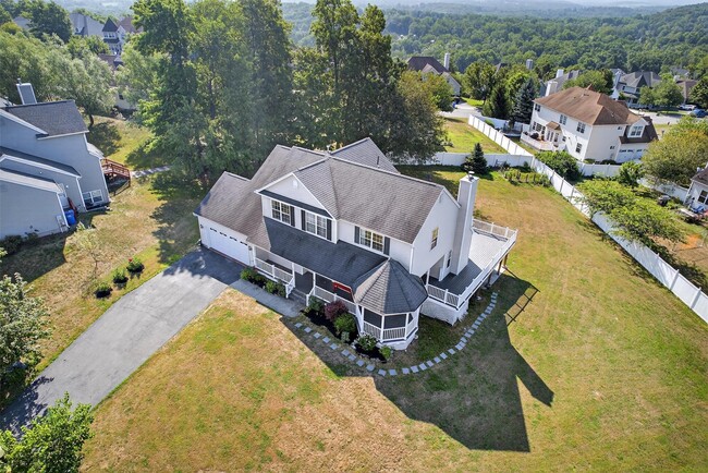 Building Photo - 5 Bridle Ct