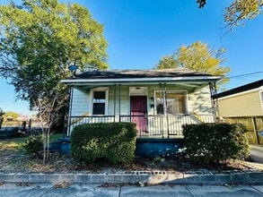 Building Photo - Downtown Wilmington - 3 Bedroom House