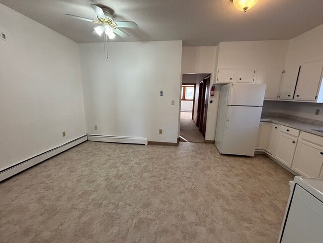 Building Photo - 5 Spruce St