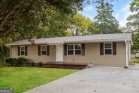 Building Photo - 66 Seminole Rd NE