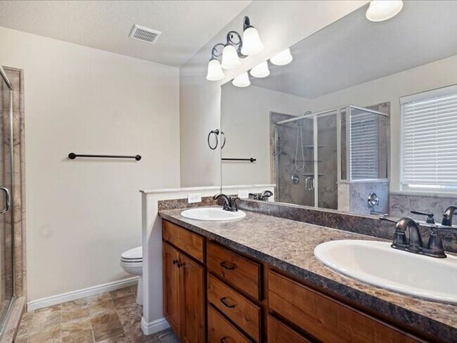 Building Photo - West Jordan 3 bed 2 bath Family home