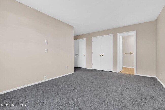 Building Photo - 2101 Bayhead Dr