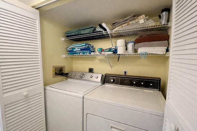 Building Photo - 141 Waterside Dr