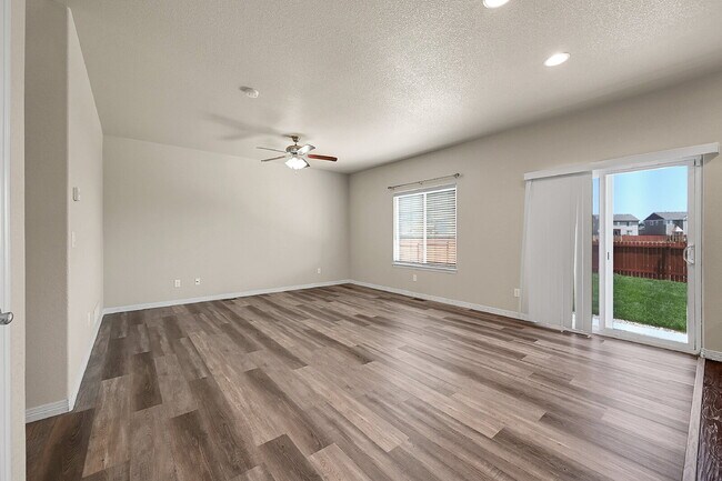 Building Photo - $2,650 - 4 Bed, 2.5 Bath Home with Fenced ...