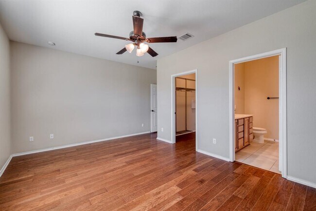 Building Photo - 117 Brittany Ln