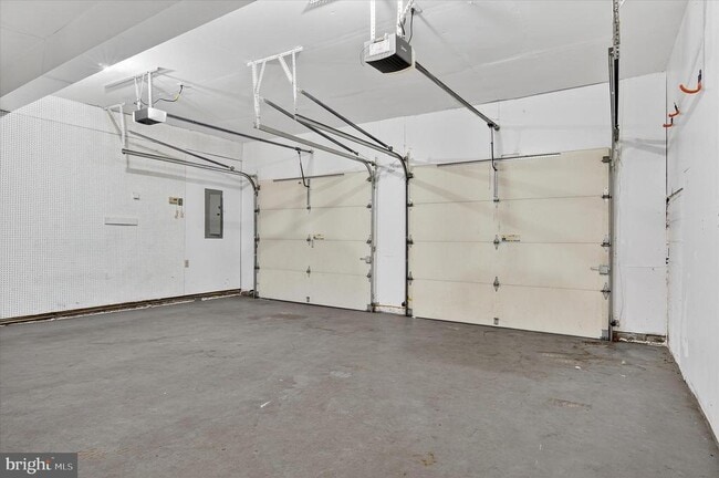 Building Photo - 18 Dudley Ct