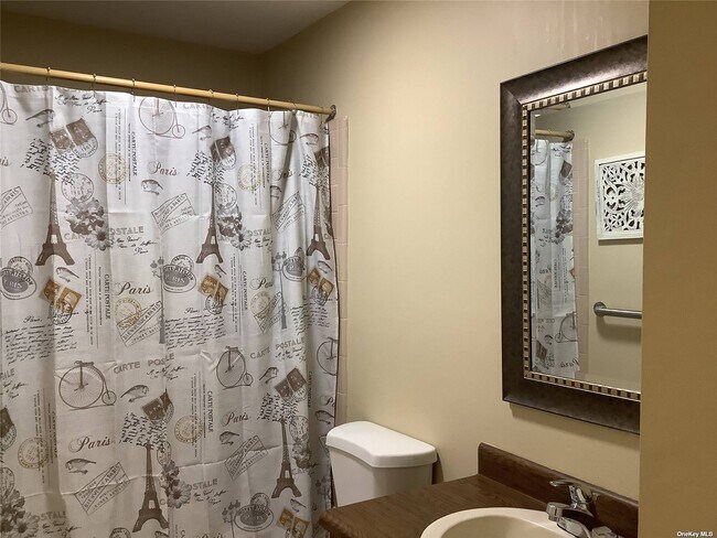 Building Photo - 261 Newcastle Ct