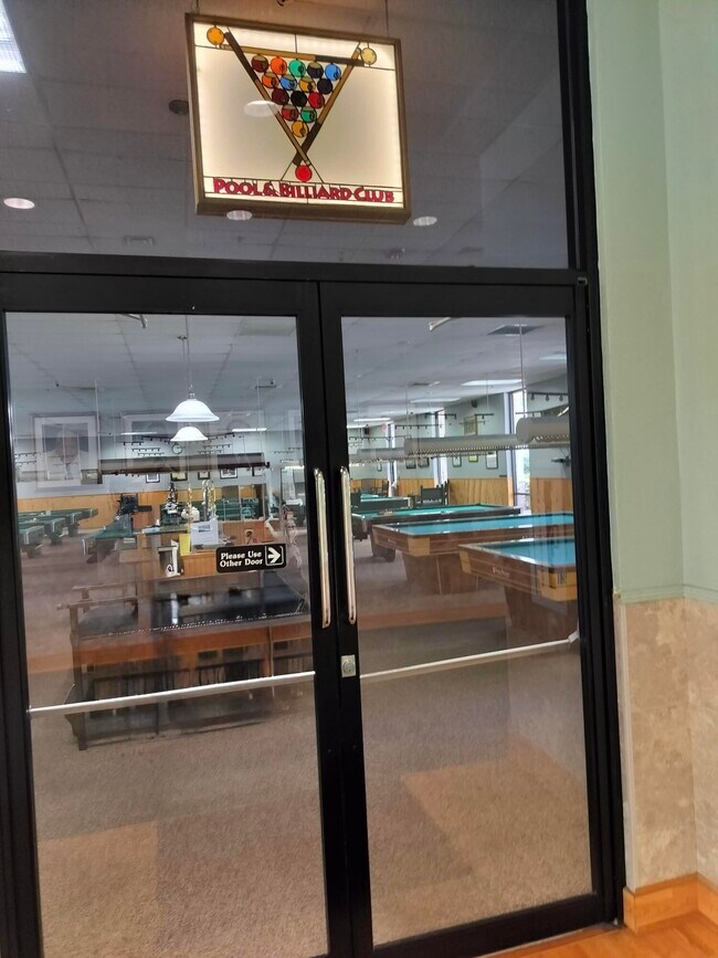 Building Photo - 1904 Bermuda Cir