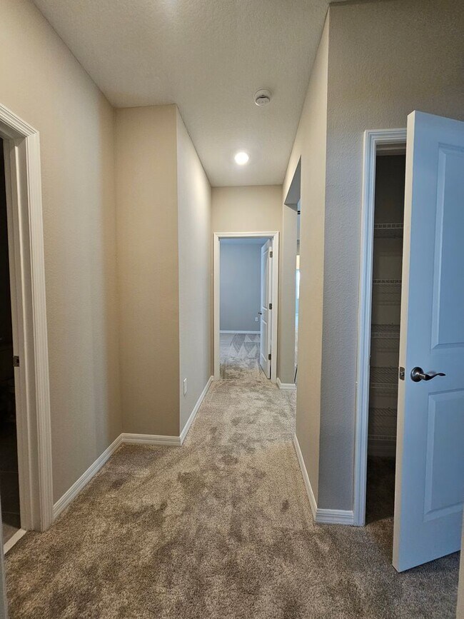 Building Photo - Coming Soon! Gorgeous Townhome For Rent in Horizon West Winter Garden  just west of Disney off th...