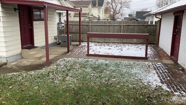 Building Photo - 1150 Creighton Ave