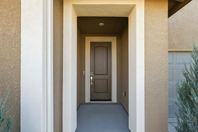 Building Photo - 5728 Placer Dr