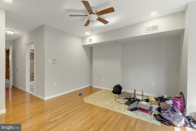 Building Photo - 920 S 16th St