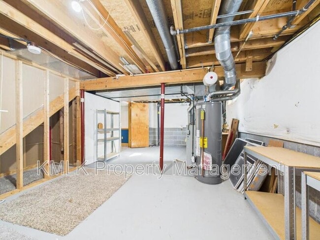 Building Photo - 411 Treeview Dr