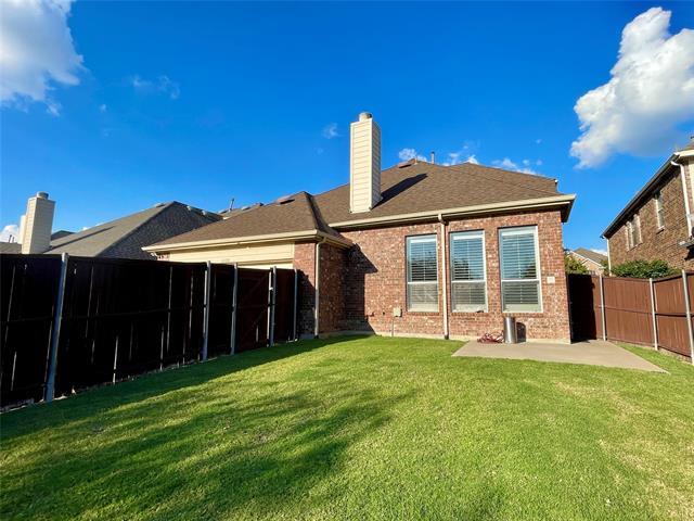 Building Photo - 3439 Mayflower Dr
