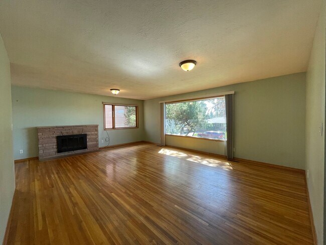 Building Photo - ***Coming Soon Mid July***Beautiful Northwest Rancher