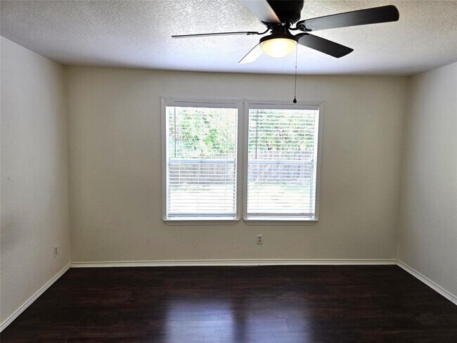 Building Photo - 1600 Hollow Tree Blvd