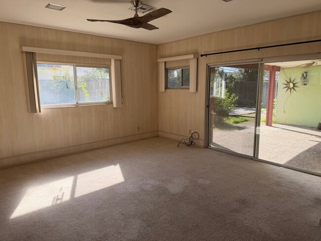 Building Photo - 9172 Thilow Dr