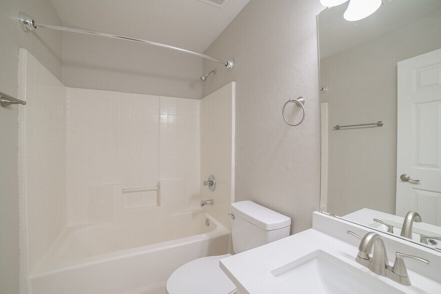 Building Photo - 7496 W Denaro Dr