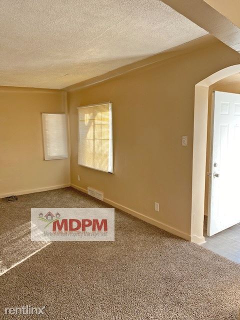 Building Photo - 4 br, 1.5 bath House - 5064 Marseilles St