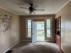 Building Photo - 804 W Ashland Ave