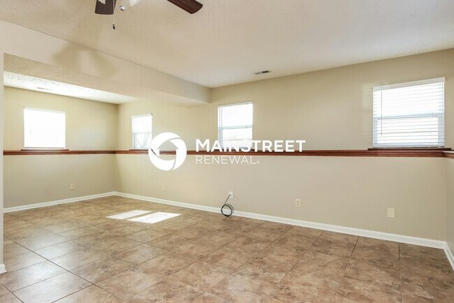Building Photo - 3 Bedroom Pet-Friendly Home in Raleigh, NC with Main Street Renewal