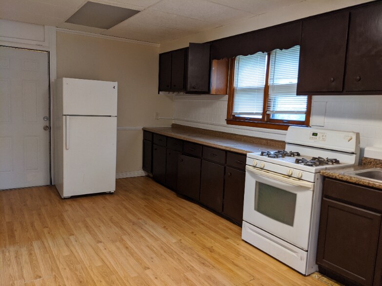 Building Photo - 10655 S Hoxie Ave