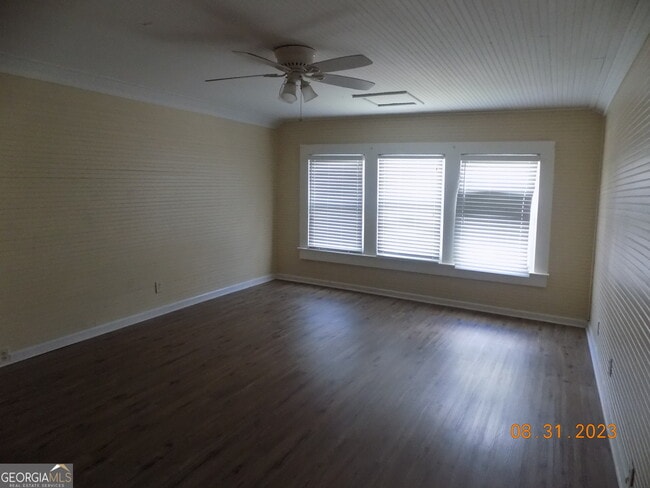 Building Photo - 304 Boulevard