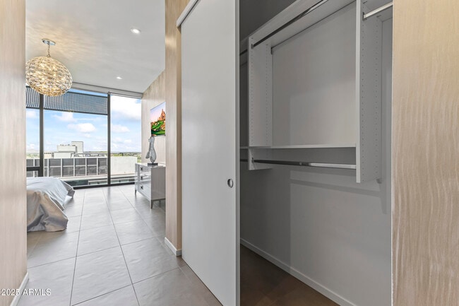 Building Photo - 7180 E Kierland Blvd