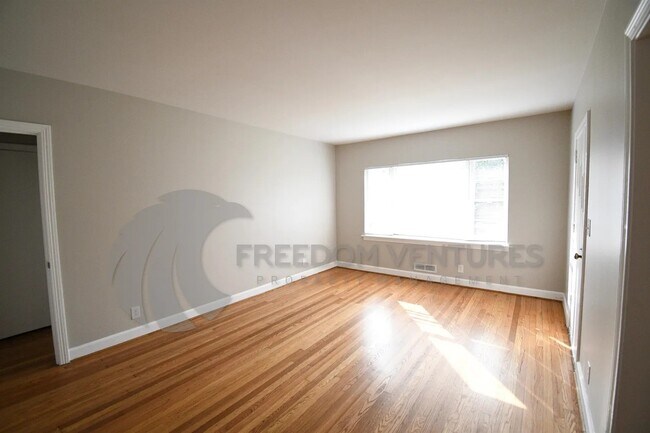 Building Photo - 8513 4th Ave S