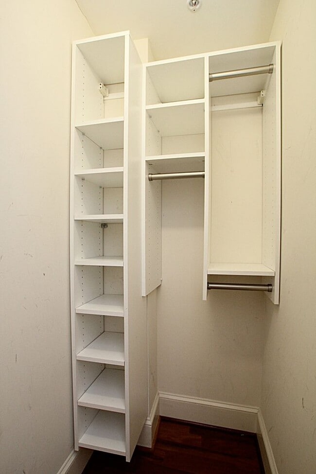 Building Photo - 239 Market St