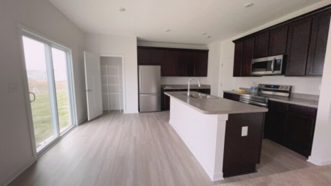 Building Photo - 1630 Lewes Castle Dr