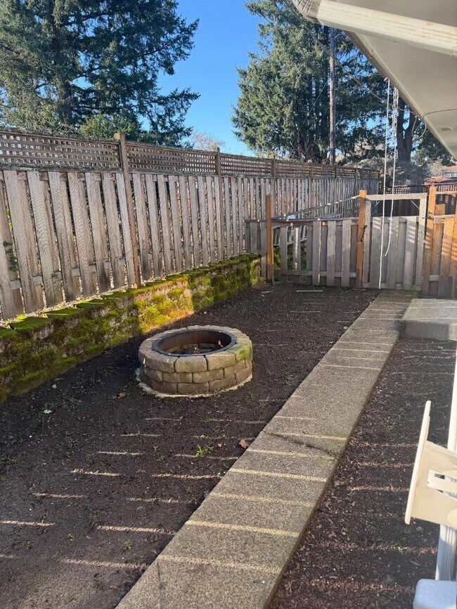 Building Photo - 1703 Winchell Ave