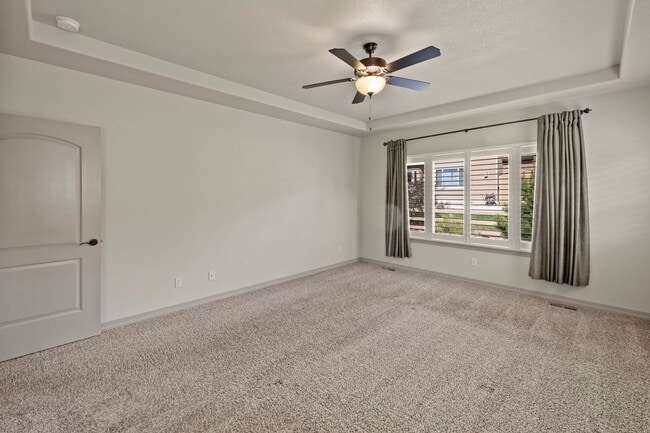 Building Photo - BEAUTIFUL 4BD + OFFICE MAIN-LEVEL LIVING H...