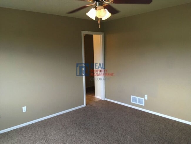 Building Photo - 2360 Sierra Springs Dr