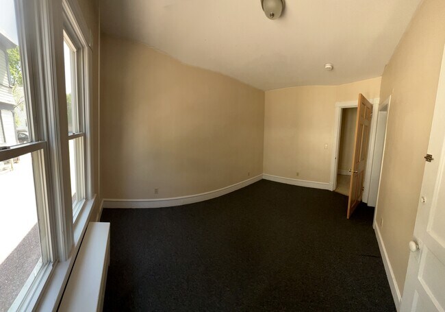 Building Photo - 11 Hickok Pl