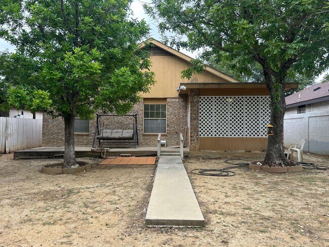 Building Photo - 126 Knoll Ave
