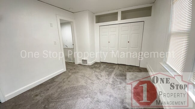 Building Photo - Gorgeous and Unique 4 Bedroom 1.5 Bathroom...