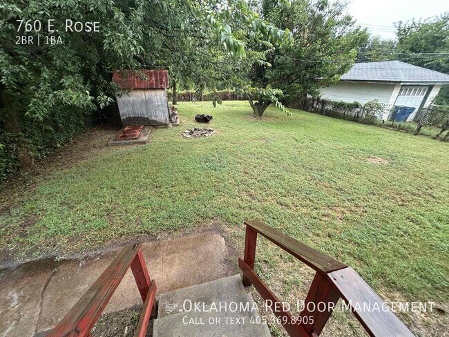 Building Photo - 760 E. Rose-