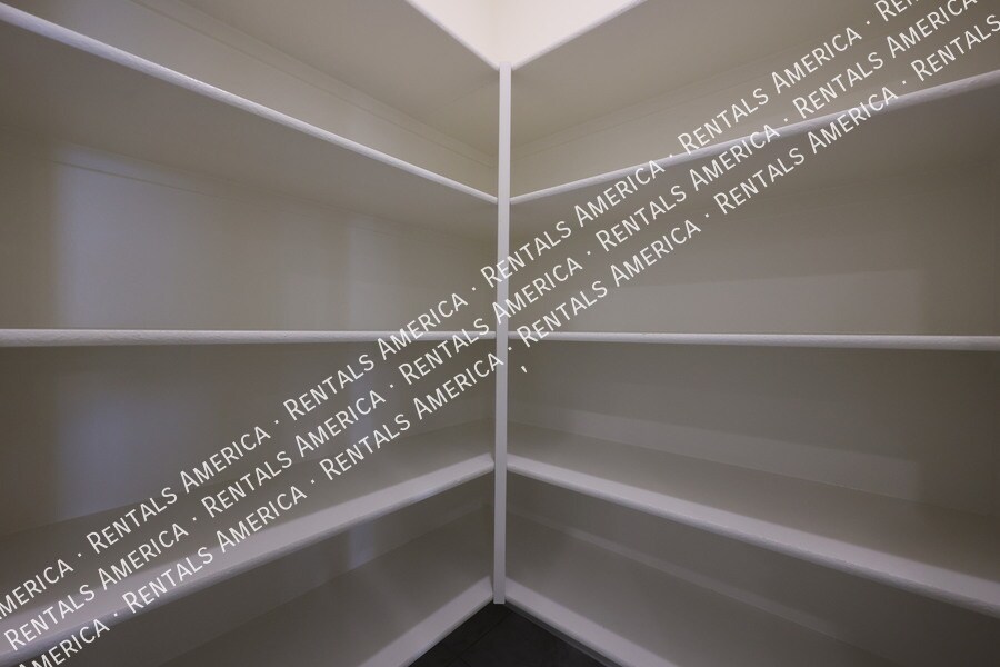 Building Photo - 1142 E Westwood Dr