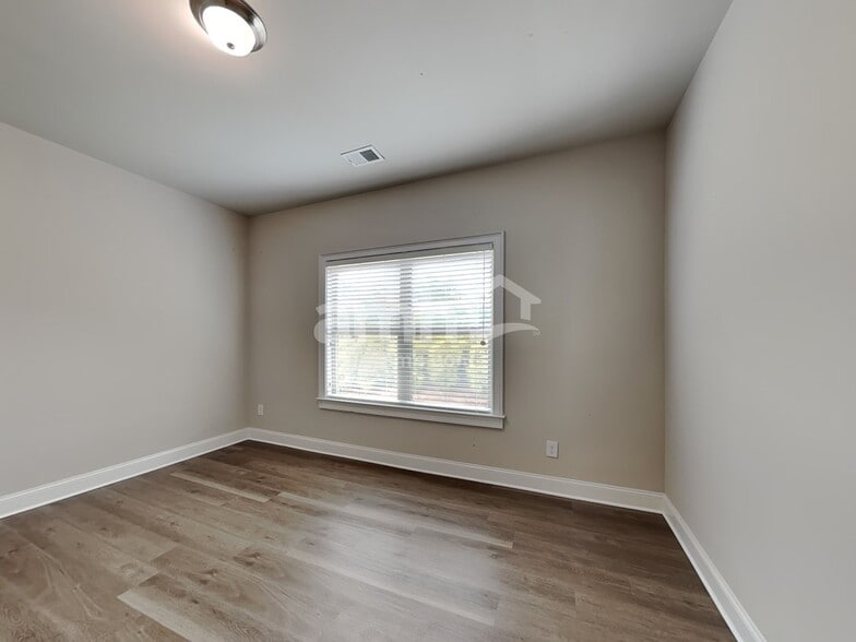 Building Photo - 146 Water Oak Dr