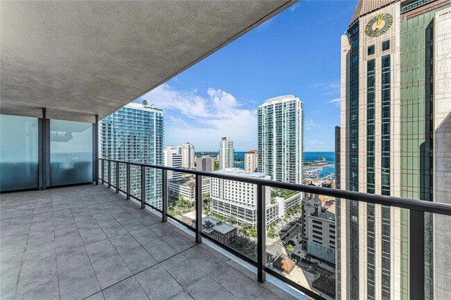 Building Photo - 275 1st Ave S