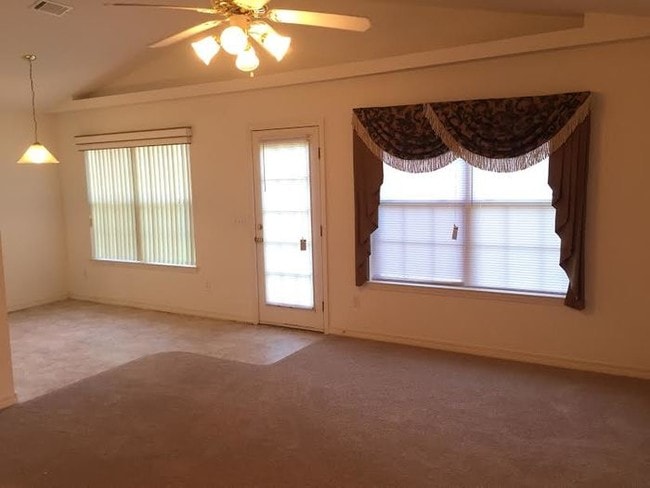 Building Photo - Beautiful 3-Bedroom near Corry Station